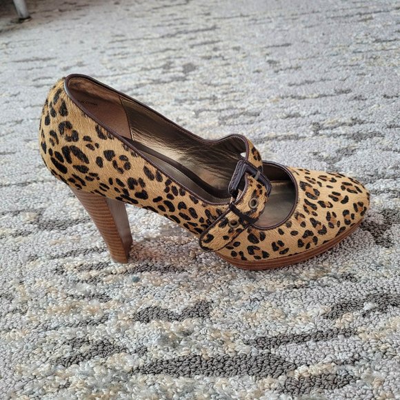 Sacks 5th Avenue Leopard Heals - Picture 10 of 10